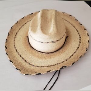 The Lonestar® one size beautifully crafted cattleman pinto palm hats